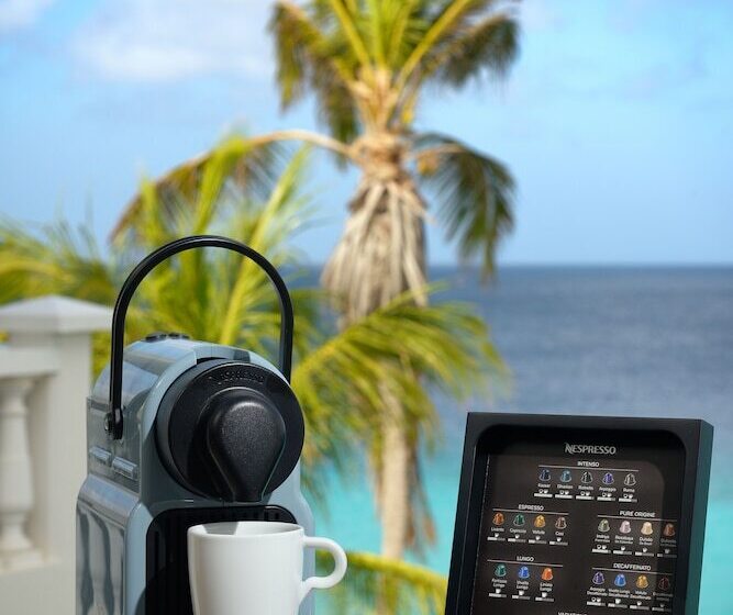 هتل Belmar Oceanfront Apartments