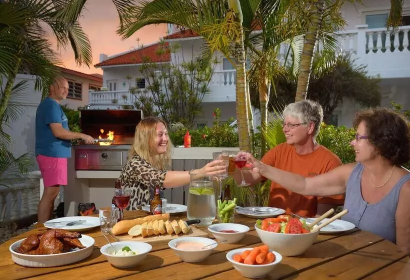 هتل Belmar Oceanfront Apartments