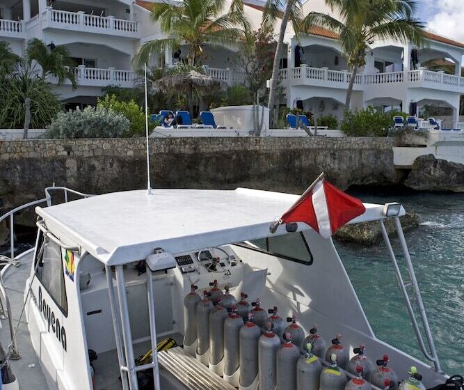 هتل Belmar Oceanfront Apartments