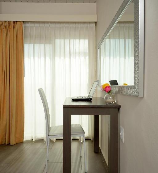 هتل Belmar Oceanfront Apartments