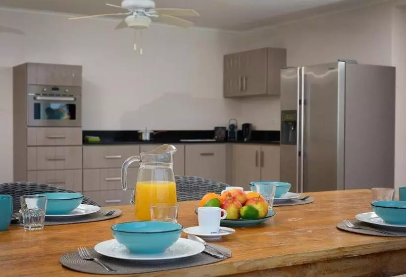 هتل Belmar Oceanfront Apartments