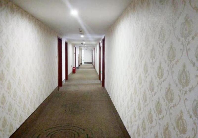 호텔 Greentree Inn Jiangsu Changzhou Jinghu High Speed Rail North Station Business