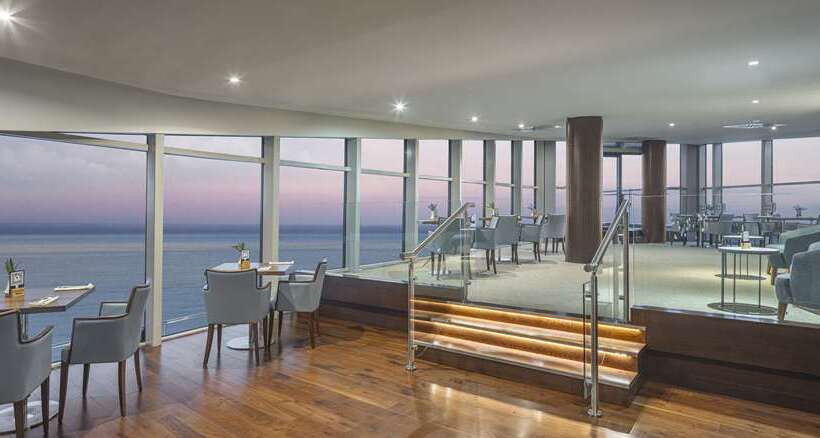 هتل Hilton Batumi