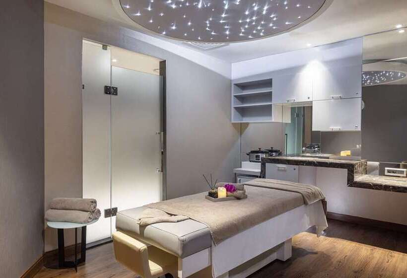 هتل Hilton Batumi