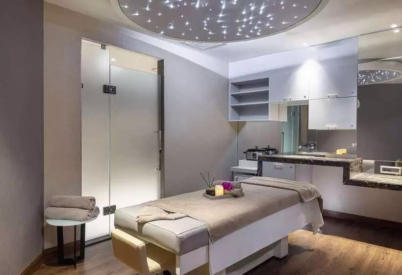 هتل Hilton Batumi