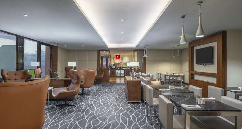 هتل Hilton Batumi