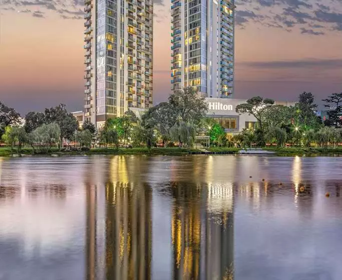 هتل Hilton Batumi