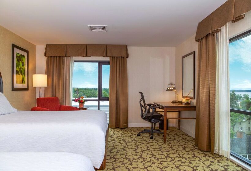 בית מלון כפרי Hilton Garden Inn Burlingtondowntown