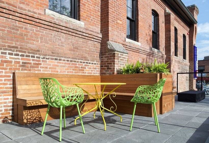 בית מלון כפרי Hilton Garden Inn Burlingtondowntown