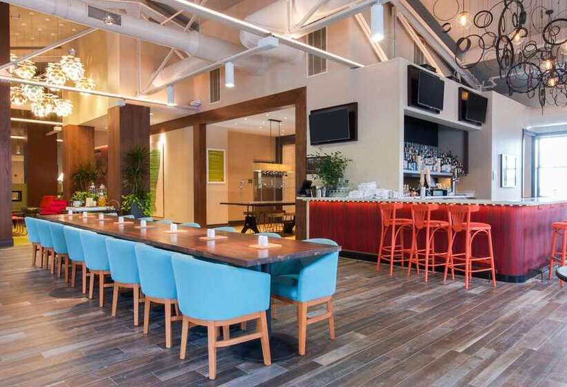 בית מלון כפרי Hilton Garden Inn Burlingtondowntown