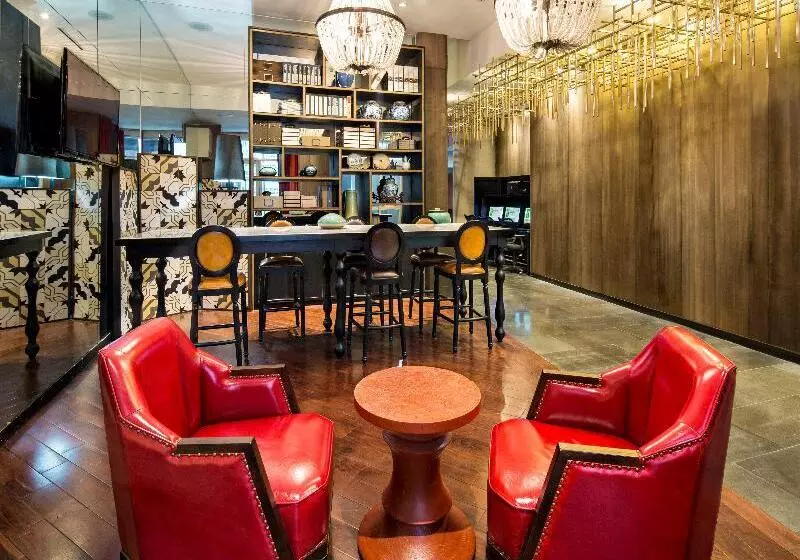 هتل Holiday Inn Manhattan Financial District, An Ihg