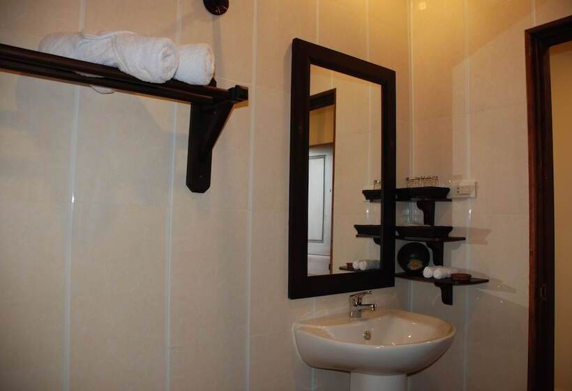 هتل Luang Prabang Legend