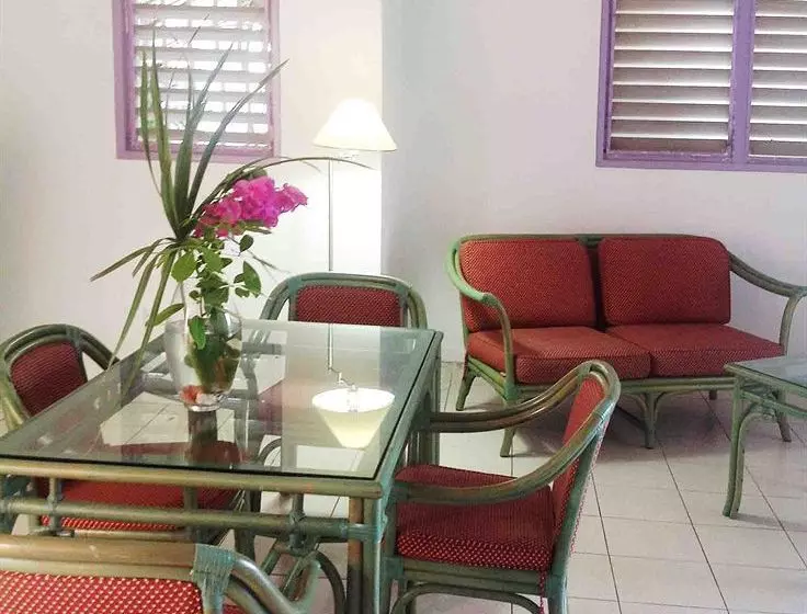 Отель Portobello Apartments