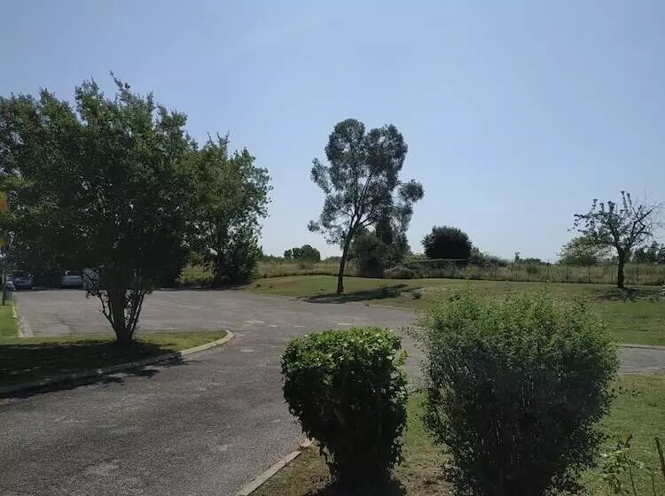 בית מלון כפרי Restaurant Du Lac  Agen