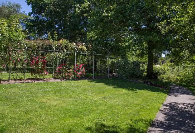 هتل The Originals Access, Hôtel Cholet Gare