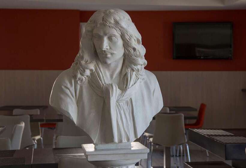 فندق The Originals Access, Hôtel Cholet Gare