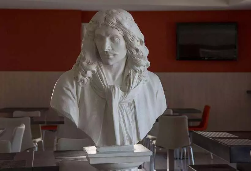 هتل The Originals Access, Hôtel Cholet Gare