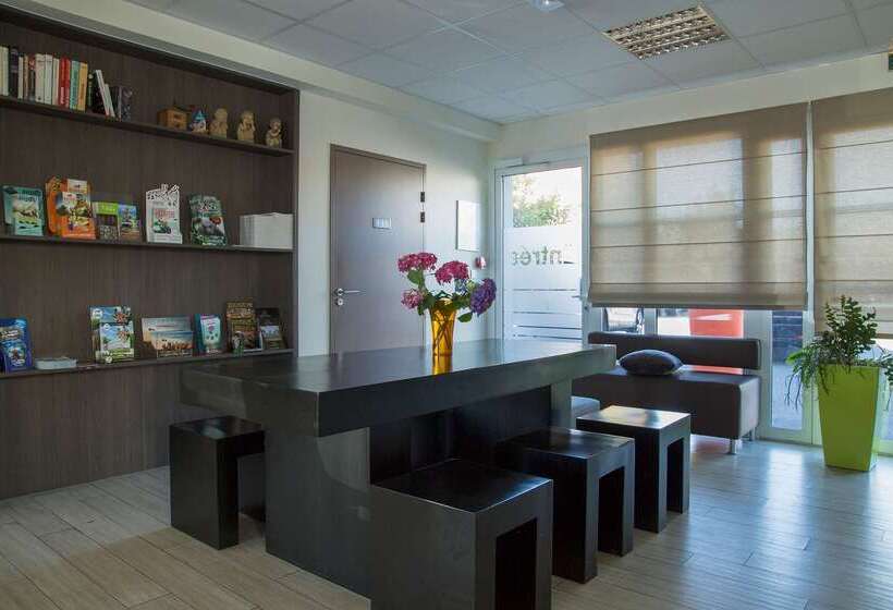 فندق The Originals Access, Hôtel Cholet Gare