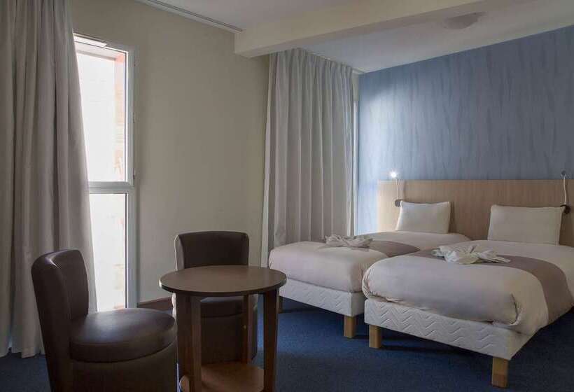 فندق The Originals Access, Hôtel Cholet Gare