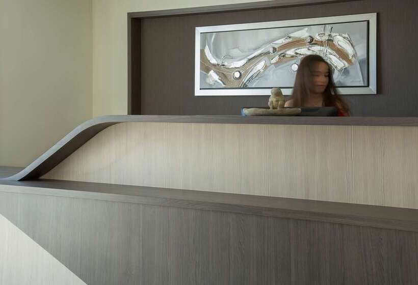 فندق The Originals Access, Hôtel Cholet Gare