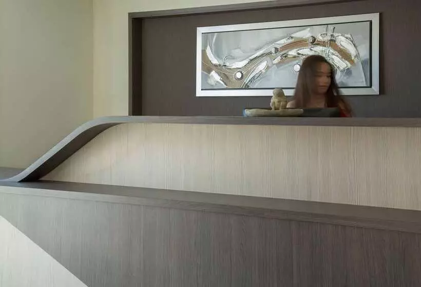 هتل The Originals Access, Hôtel Cholet Gare