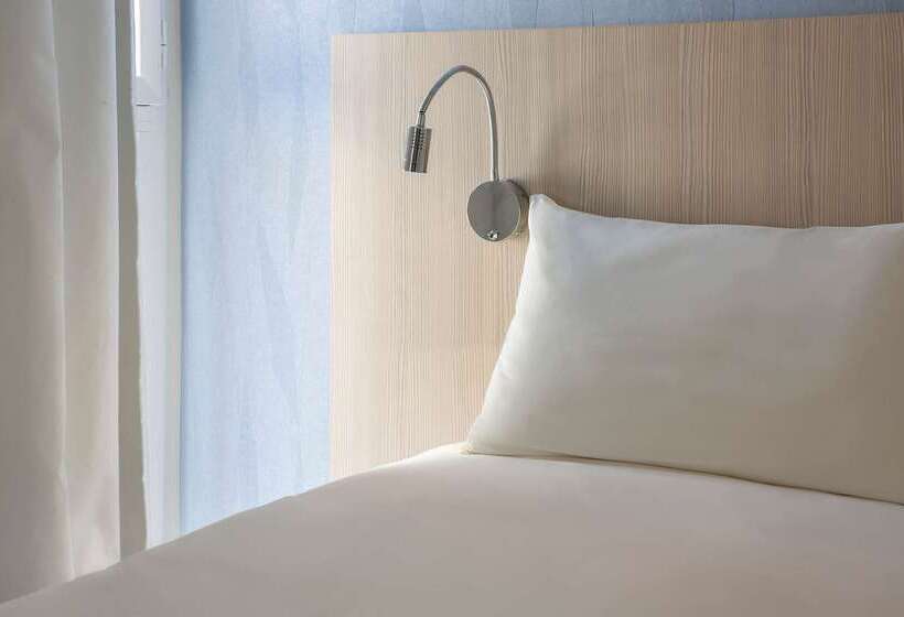 فندق The Originals Access, Hôtel Cholet Gare