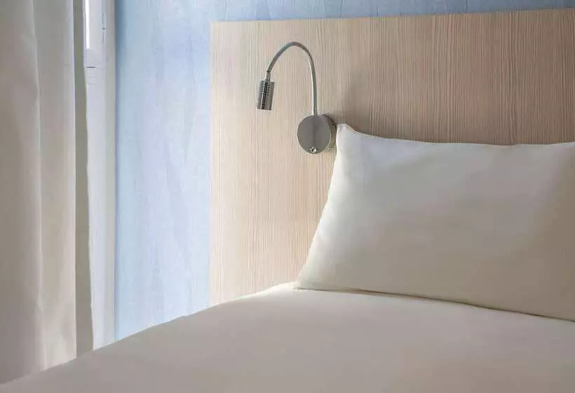 هتل The Originals Access, Hôtel Cholet Gare