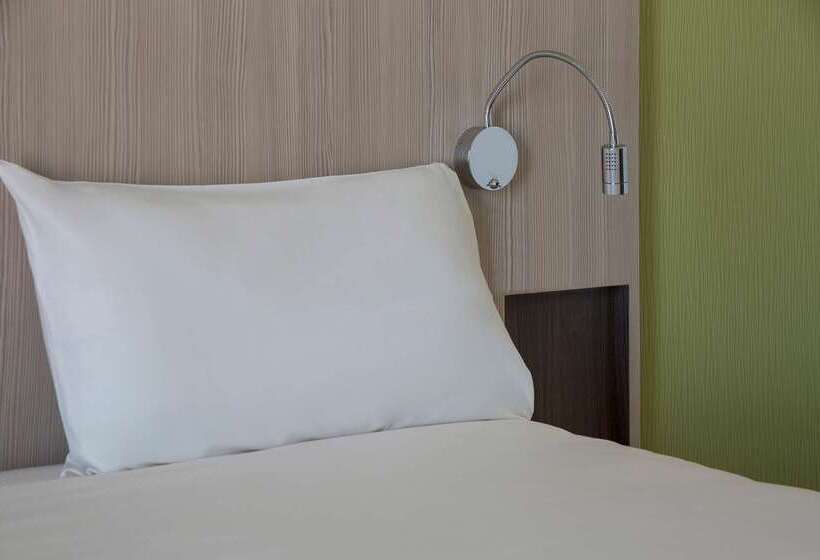 فندق The Originals Access, Hôtel Cholet Gare