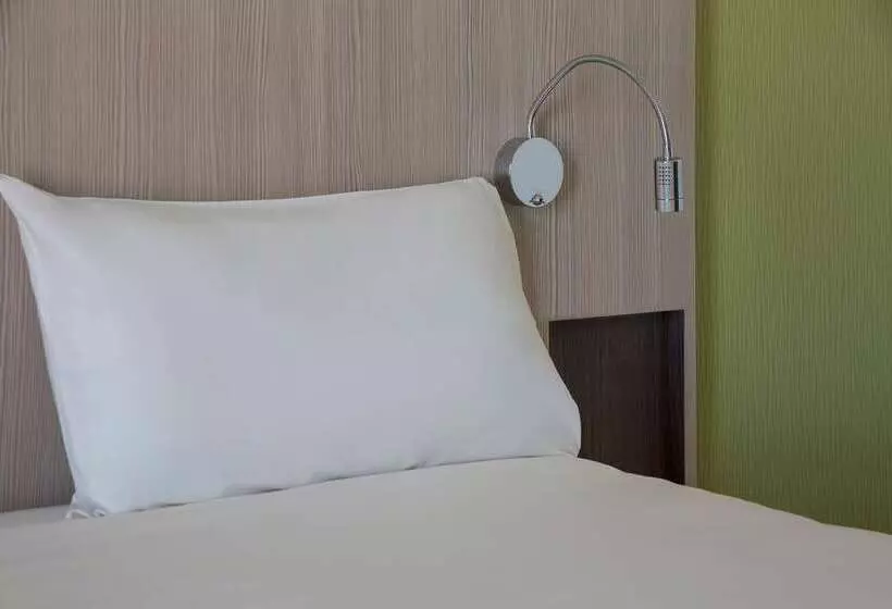 هتل The Originals Access, Hôtel Cholet Gare