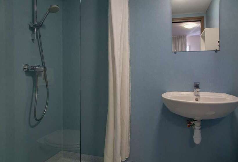 فندق The Originals Access, Hôtel Cholet Gare