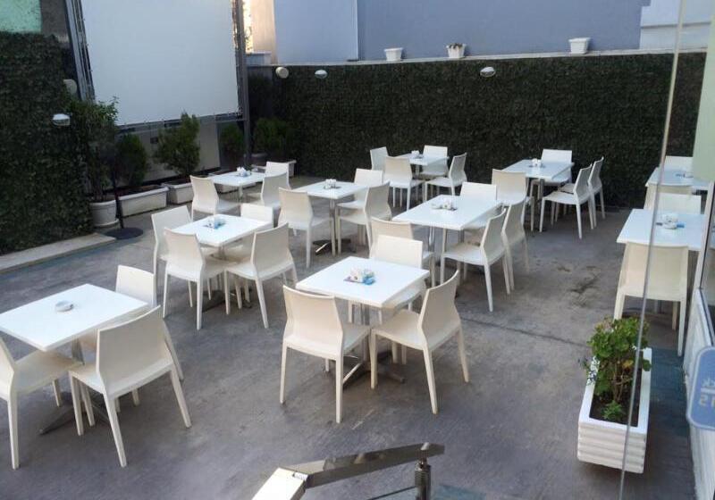 בית מלון כפרי Vila Verde City Center