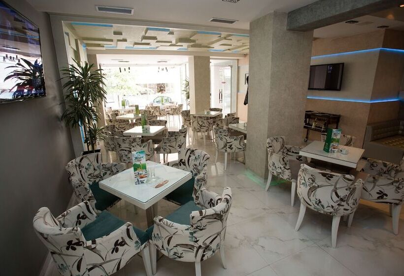 בית מלון כפרי Vila Verde City Center