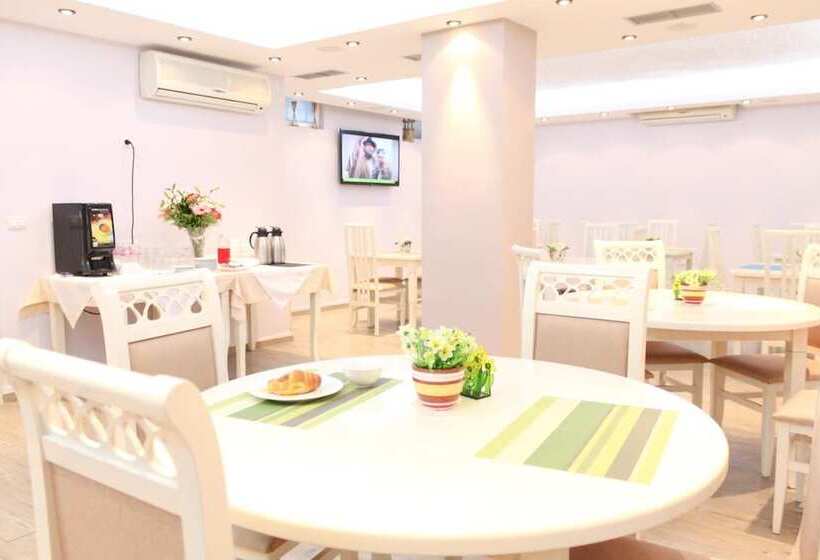 בית מלון כפרי Vila Verde City Center