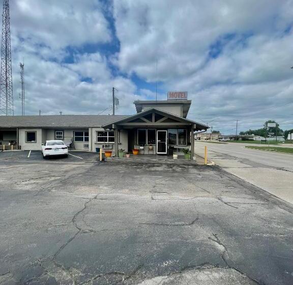 فندق Economy Inn