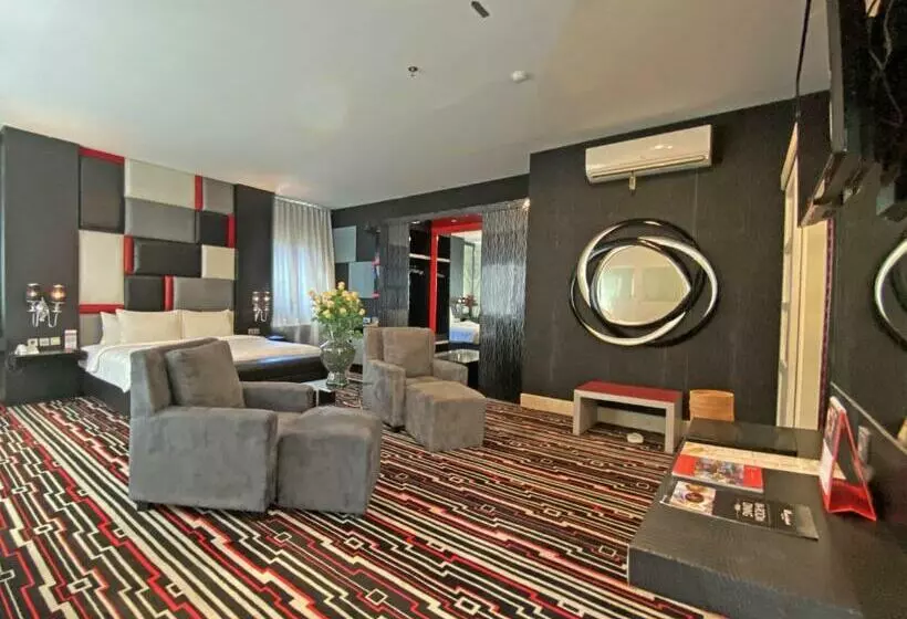 ホテル Swissbelcourt Makassar