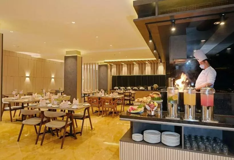 ホテル Swissbelcourt Makassar