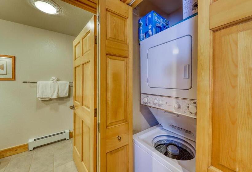 هتل Trappers Crossing 8763