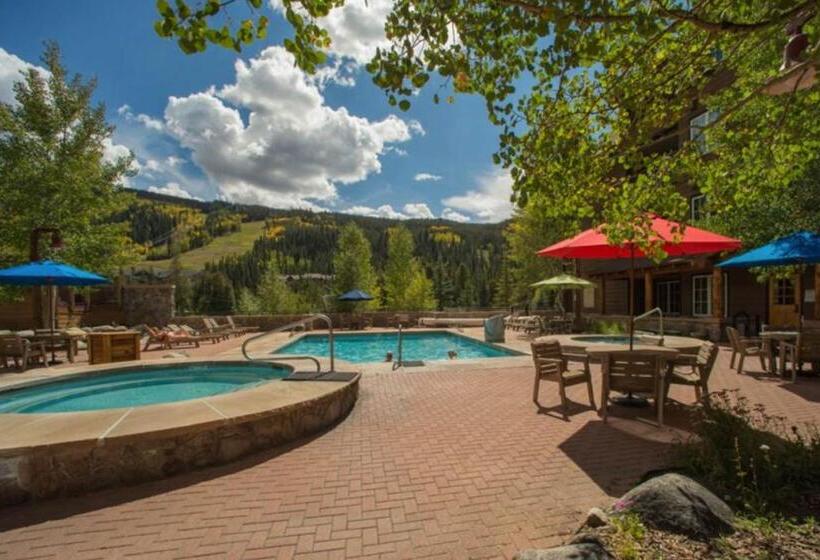 هتل Trappers Crossing 8763