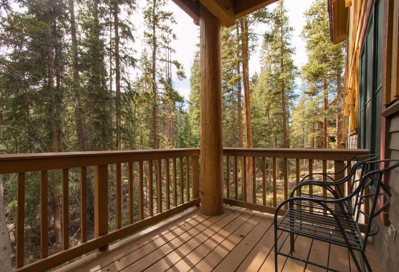 هتل Trappers Crossing 8763