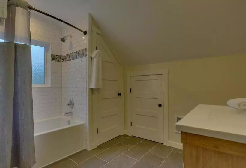 Hotelli White Salmon River Refuge