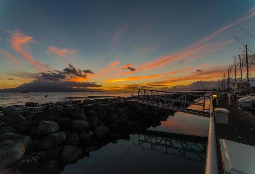 Hotel Honua Kai  Konea 213