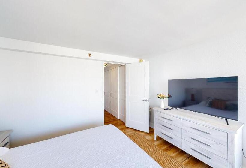 هتل Island Colony 1602