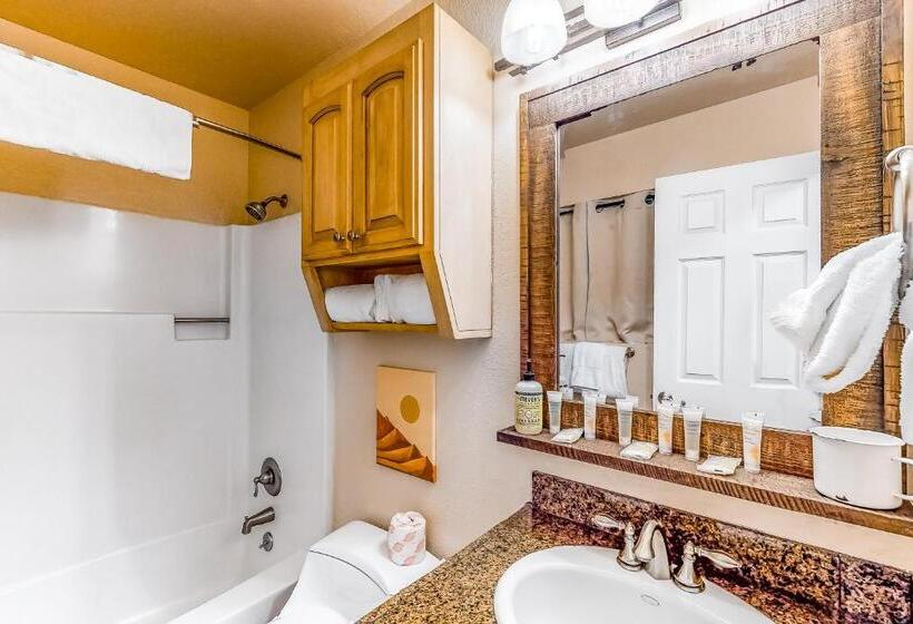 ホテル The Lake House