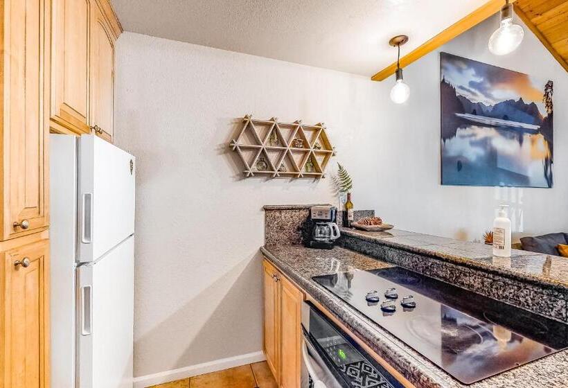 ホテル The Lake House