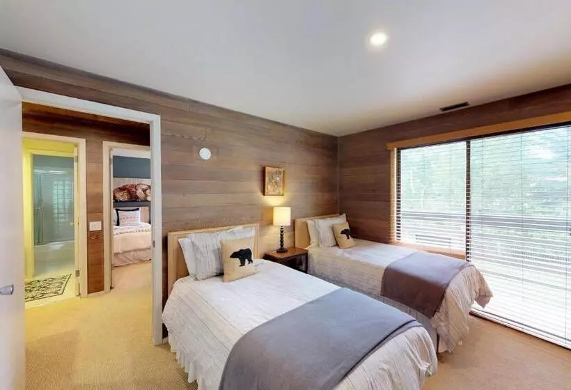 ホテル Tranquil Family Retreat
