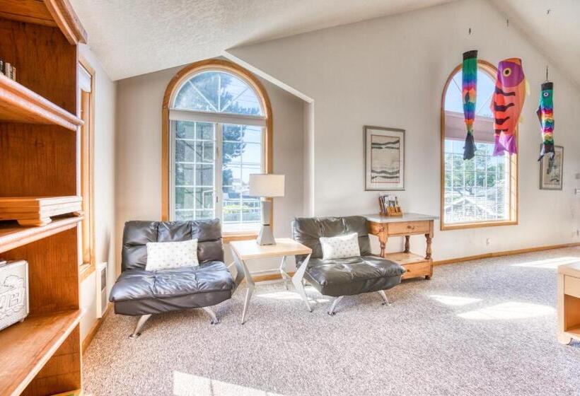 Отель Beaches Inn | Sand Dune Townhouse