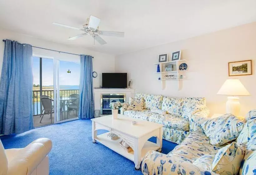 Hotelli Bethany Bay Condos