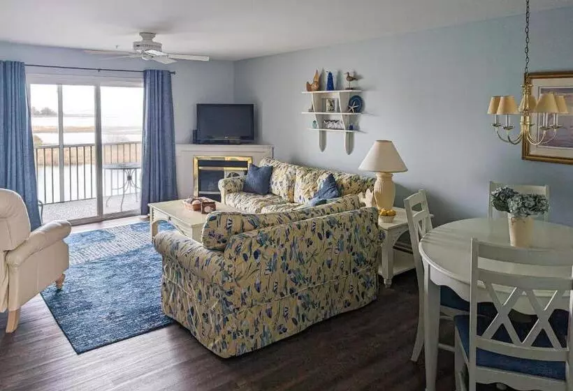 Hotelli Bethany Bay Condos