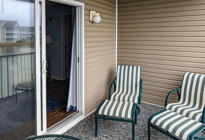 בית מלון כפרי Bethany Bay Condos