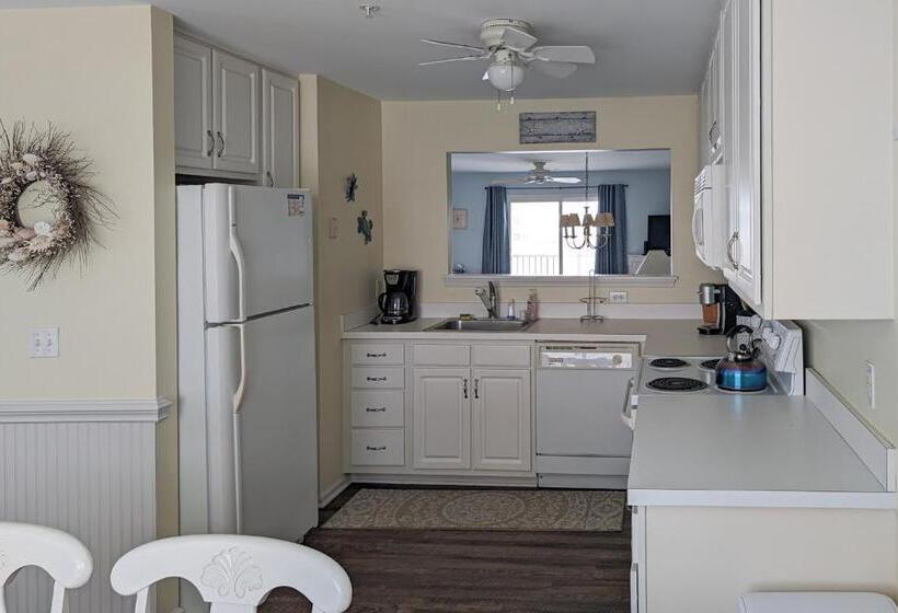 בית מלון כפרי Bethany Bay Condos